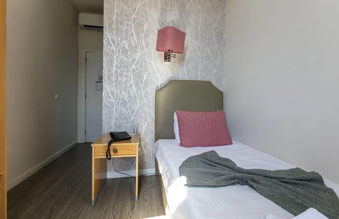 Guest House Porto Clerigus-1
