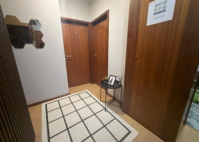 Oporto Trindade Residence